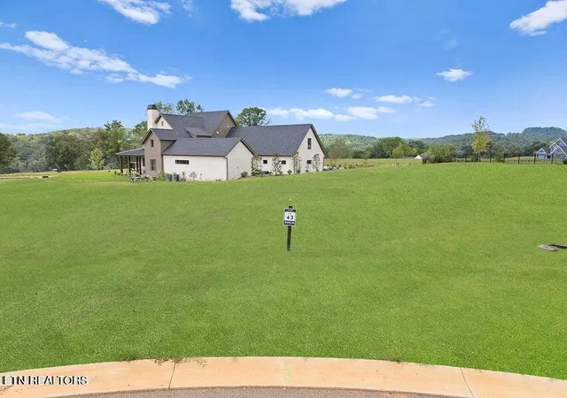 Homes for sale in Loudon, TN | 532 Ladybug Ln, Loudon, TN 37774 | MLS# 1340684