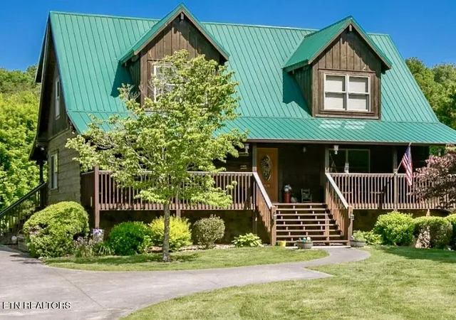 Photo 2 of Sale Pending at 3525 Autumn Woods Ln, Sevierville, TN 37862 | MLS# 1341103 | Listing updated on 2026-09-19