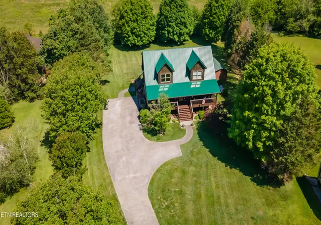 Photo 3 of Sale Pending at 3525 Autumn Woods Ln, Sevierville, TN 37862 | MLS# 1341103 | Listing updated on 2026-09-19
