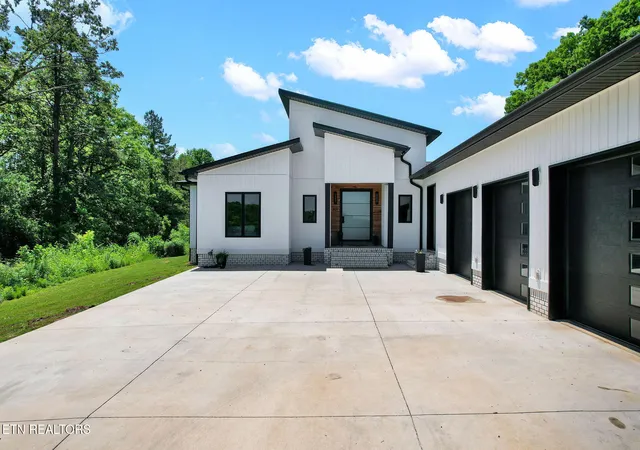 Photo 1 of Single family home for sale at 309 County Rd 197, Athens, TN 37303 | MLS# 1340851 | Listing updated on 2026-08-17