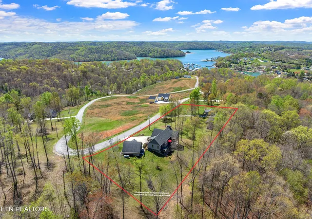 3rd image of 195 Kennedys Loop, La Follette, TN 37766 | MLS# 1340831