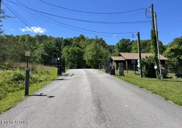 2nd image of 325 Beckett Ridge Rd, Townsend, TN 37882 | MLS# 1341438