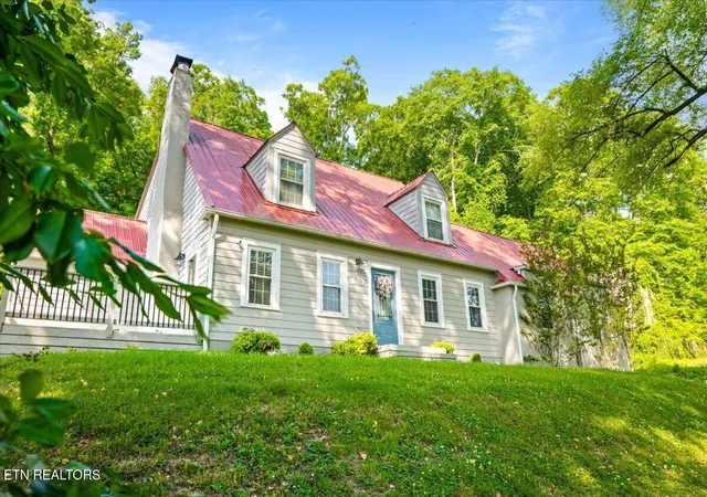 3rd image of 710 S Tennessee Ave, La Follette, TN 37766 | MLS# 1340982