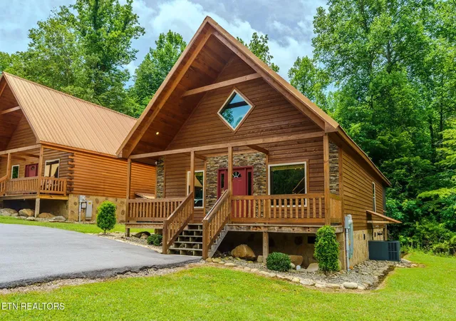 Homes for sale in Gatlinburg, TN | 3606 Parkland Wy, Gatlinburg, TN 37738 | MLS# 1343236