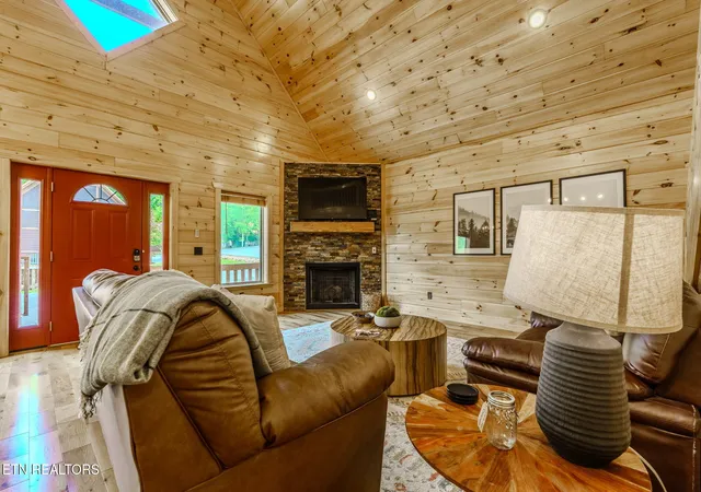 Homes for sale in Gatlinburg, TN | 3606 Parkland Wy, Gatlinburg, TN 37738 | MLS# 1343236