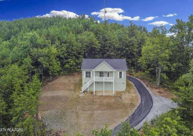 Photo 2 of Sale Pending at 2609 Mountain Blvd, Sevierville, TN 37876 | MLS# 1340872 | Listing updated on 2026-10-28
