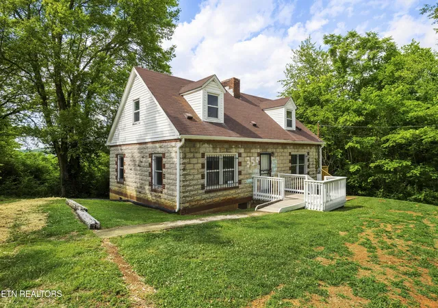Homes for sale in Knoxville, TN | 359 Nash Rd, Knoxville, TN 37914 | MLS# 1342975