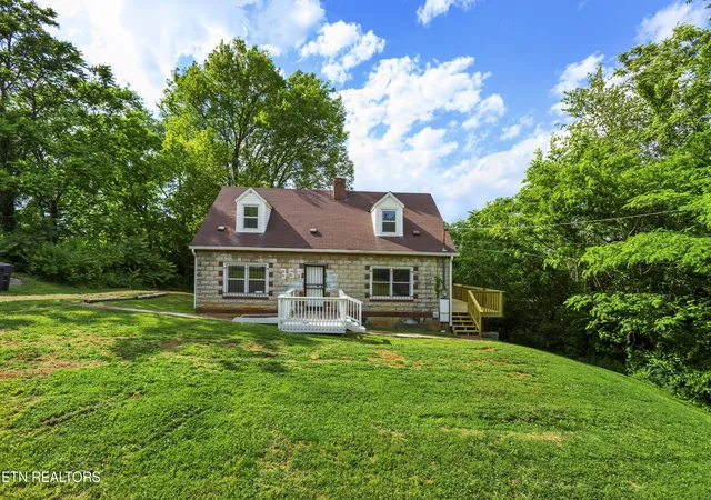 Homes for sale in Knoxville, TN | 359 Nash Rd, Knoxville, TN 37914 | MLS# 1342975