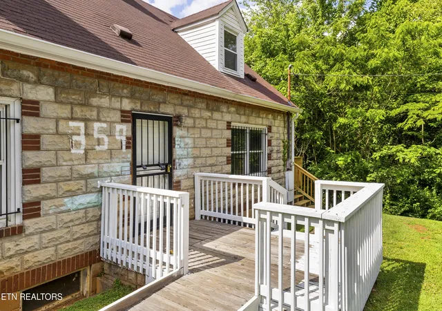 Photo 3 of Single family home for sale at 359 Nash Rd, Knoxville, TN 37914 | MLS# 1342975 | Listing updated on 2026-09-17