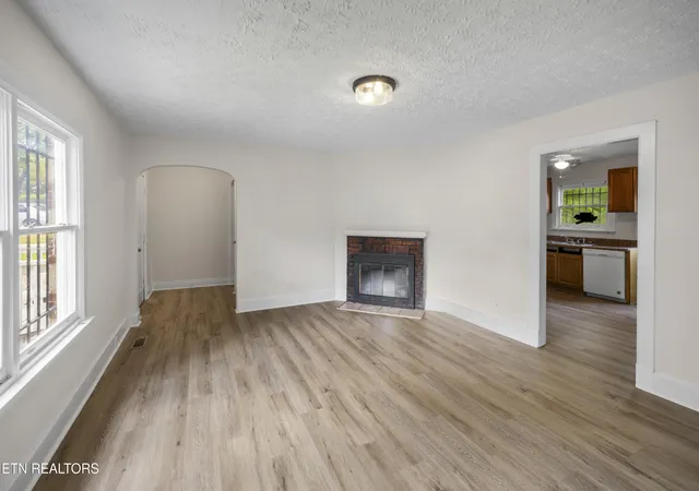Photo 4 of Single family home for sale at 359 Nash Rd, Knoxville, TN 37914 | MLS# 1342975 | Listing updated on 2026-09-17