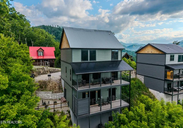 1st image of 704 Topside Rd, Gatlinburg, TN 37738 | MLS# 1340974