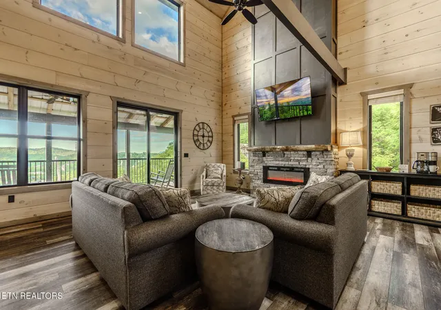 4th image of 704 Topside Rd, Gatlinburg, TN 37738 | MLS# 1340974
