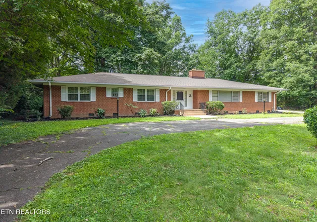 1st image of 1403 Wilkinson Pike, Maryville, TN 37803 | MLS# 1346173