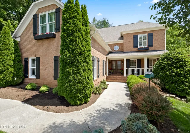 Photo 3 of Sale Pending at 1736 Saint Petersburg Rd, Knoxville, TN 37922 | MLS# 1342209 | Listing updated on 2026-09-11