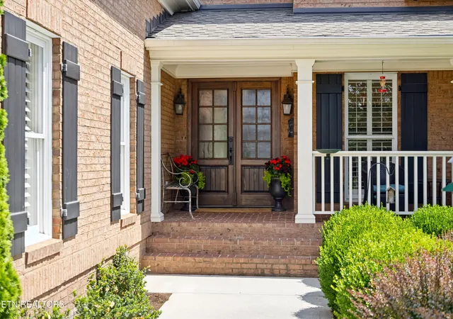 Photo 3 of Sale Pending at 1736 Saint Petersburg Rd, Knoxville, TN 37922 | MLS# 1342209 | Listing updated on 2026-09-11