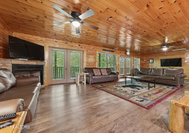 Photo 3 of Single family home for sale at 805 Spirit Loop Way, Gatlinburg, TN 37738 | MLS# 1341087 | Listing updated on 2026-05-16