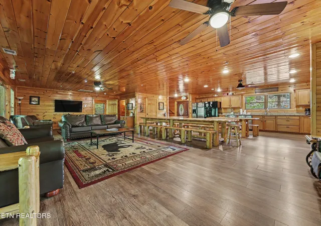 Photo 4 of Single family home for sale at 805 Spirit Loop Way, Gatlinburg, TN 37738 | MLS# 1341087 | Listing updated on 2026-05-16