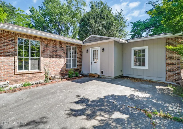 3rd image of 26 Lindale Ln, Oak Ridge, TN 37830 | MLS# 1341170