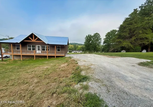 Homes for sale in La Follette, TN | 398 Glade Springs Rd, La Follette, TN 37766 | MLS# 1341248
