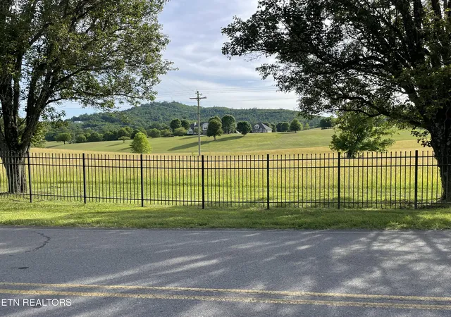 Homes for sale in Morristown, TN | 2874 Boatmans Mountain Rd, Morristown, TN 37814 | MLS# 1341184