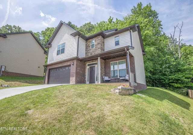 Photo 2 of Single family home for sale at 6227 Aldingham St, Knoxville, TN 37912 | MLS# 1341888 | Listing updated on 2026-05-22
