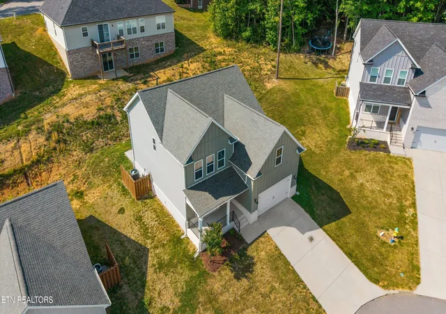 Homes for sale in Knoxville, TN | 8137 Chapel Hill Ln, Knoxville, TN 37938 | MLS# 1341225