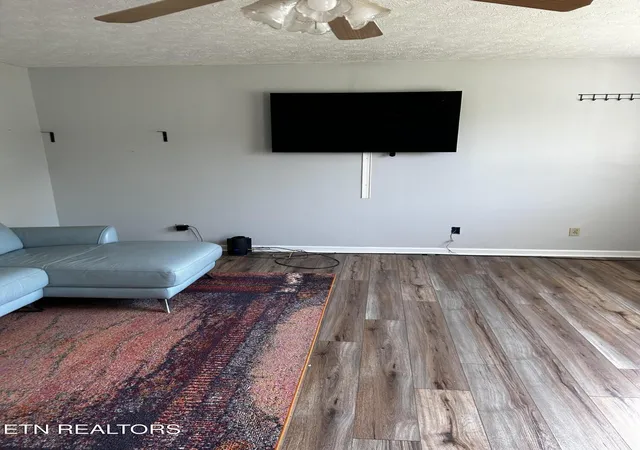 Photo 3 of Single family home for sale at 151 W Meeting St, Dandridge, TN 37725 | MLS# 1341240 | Listing updated on 2026-08-19