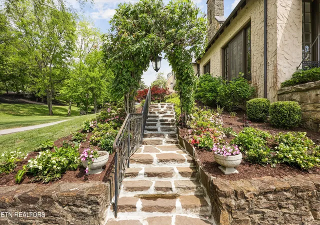 Photo 3 of Single family home for sale at 2824 Kingston Pike, Knoxville, TN 37919 | MLS# 1341362 | Listing updated on 2026-08-25