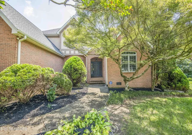 Photo 1 of Single family home for sale at 118 Masthead Dr, Clinton, TN 37716 | MLS# 1341281 | Listing updated on 2026-09-21