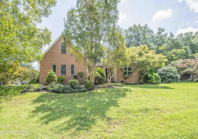 Photo 3 of Single family home for sale at 118 Masthead Dr, Clinton, TN 37716 | MLS# 1341281 | Listing updated on 2026-09-21