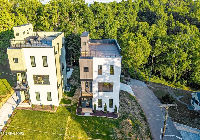 Photo 3 of Single family home for sale at 2600 Vucrest Ave, Knoxville, TN 37920 | MLS# 1341383 | Listing updated on 2026-09-08
