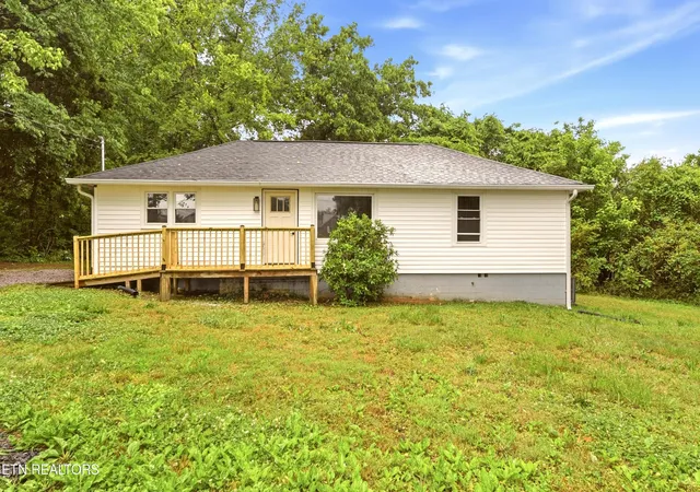 Homes for sale in Knoxville, TN | 3530 Cunningham Rd, Knoxville, TN 37918 | MLS# 1342294