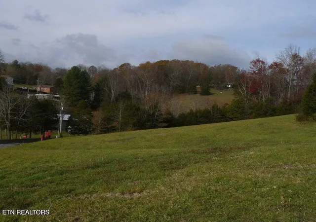 2nd image of 117 Henley St, Tazewell, TN 37879 | MLS# 1341297