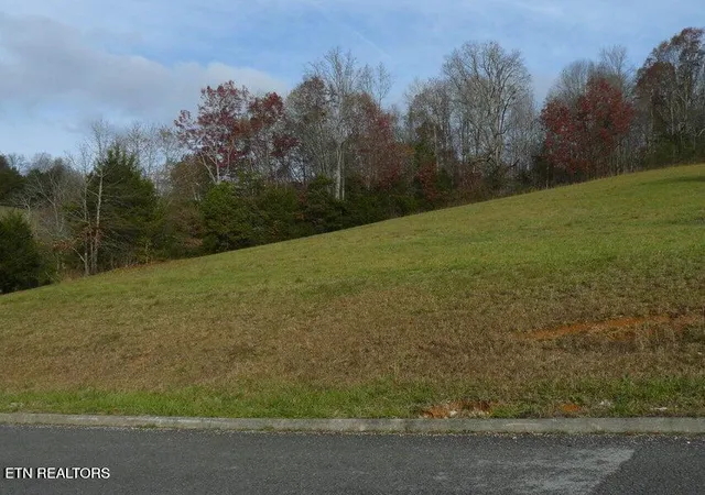 3rd image of 117 Henley St, Tazewell, TN 37879 | MLS# 1341297
