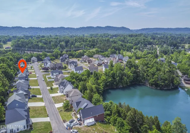 Photo 3 of Sale Pending at 7802 Lake Mountain Ln, Knoxville, TN 37938 | MLS# 1342097 | Listing updated on 2026-07-12