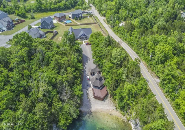 Photo 3 of Sale Pending at 7802 Lake Mountain Ln, Knoxville, TN 37938 | MLS# 1342097 | Listing updated on 2026-07-12