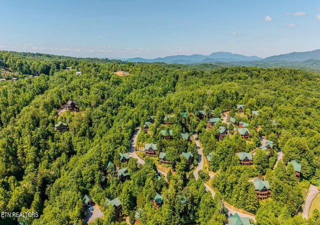 Homes for sale in Gatlinburg, TN | 914 High Mountain Wy, Gatlinburg, TN 37738 | MLS# 1344392