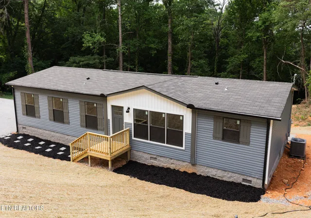 Homes for sale in Rocky Top, TN | 260 Island Ford Rd, Rocky Top, TN 37769 | MLS# 1341519