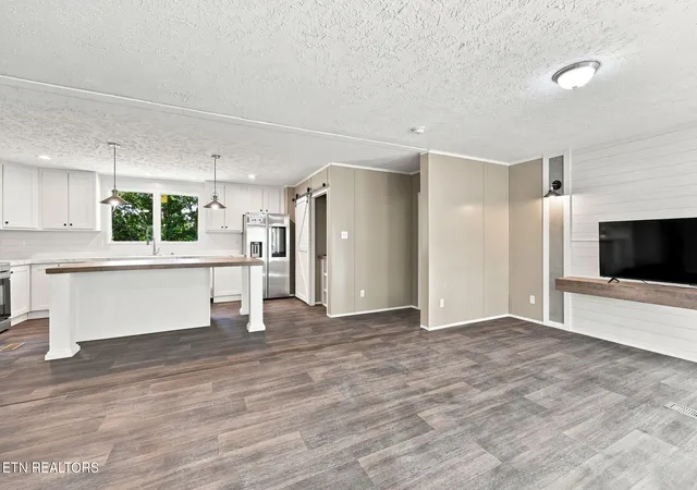 Photo 3 of Single family home for sale at 260 Island Frd Rd, Rocky Top, TN 37769 | MLS# 1341519 | Listing updated on 2026-08-26