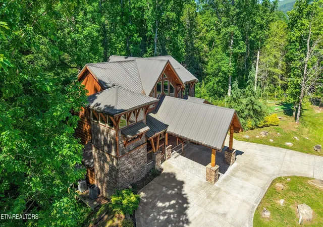 Photo 3 of Sale Pending at 2716 Dayne Dr, Sevierville, TN 37876 | MLS# 1341722 | Listing updated on 2026-09-14