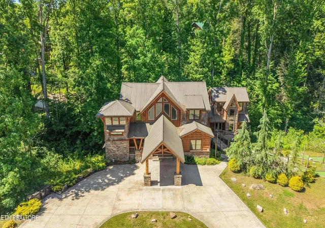 Photo 4 of Sale Pending at 2716 Dayne Dr, Sevierville, TN 37876 | MLS# 1341722 | Listing updated on 2026-09-14