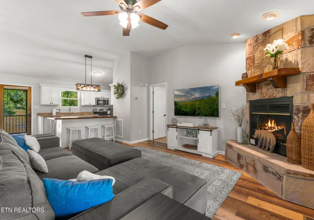 Photo 4 of Single family home for sale at 3381 Mattox Cemetery Rd, Sevierville, TN 37862 | MLS# 1341426 | Listing updated on 2026-07-21