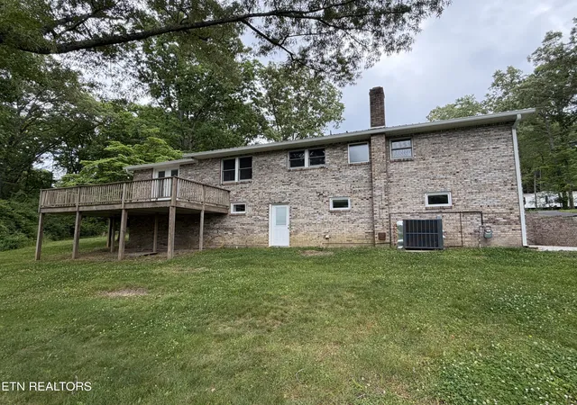 Photo 3 of Single family home for sale at 273 Fairway St, Crossville, TN 38571 | MLS# 1341462 | Listing updated on 2026-08-17