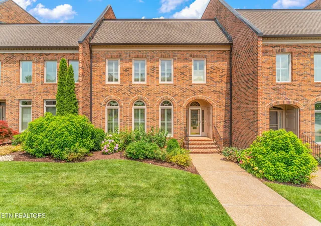 Photo 1 of Sale Pending at 3340 Kingston Pike #10, Knoxville, TN 37919 | MLS# 1342265 | Listing updated on 2026-08-21