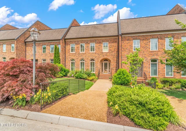 Photo 3 of Sale Pending at 3340 Kingston Pike #10, Knoxville, TN 37919 | MLS# 1342265 | Listing updated on 2026-08-21