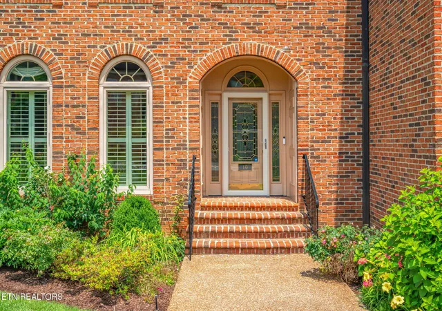 Photo 3 of Sale Pending at 3340 Kingston Pike #10, Knoxville, TN 37919 | MLS# 1342265 | Listing updated on 2026-08-21