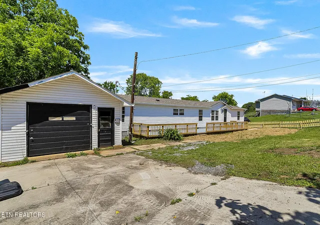 Photo 2 of Sale Pending at 9207 Dutchtown Rd, Knoxville, TN 37923 | MLS# 1341459 | Listing updated on 2026-07-14