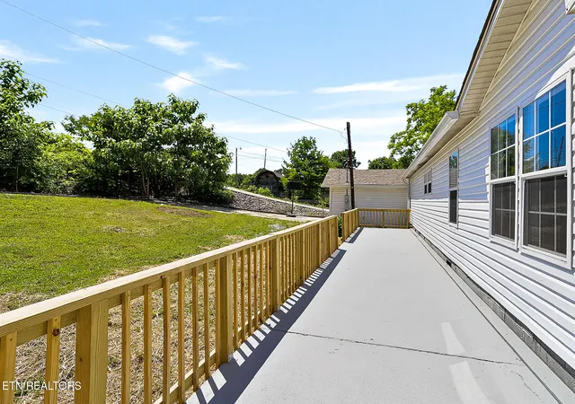 Photo 3 of Sale Pending at 9207 Dutchtown Rd, Knoxville, TN 37923 | MLS# 1341459 | Listing updated on 2026-07-14