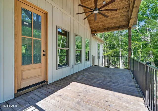 Homes for sale in Jamestown, TN | 210 Creekview Ct, Jamestown, TN 38556 | MLS# 1341442