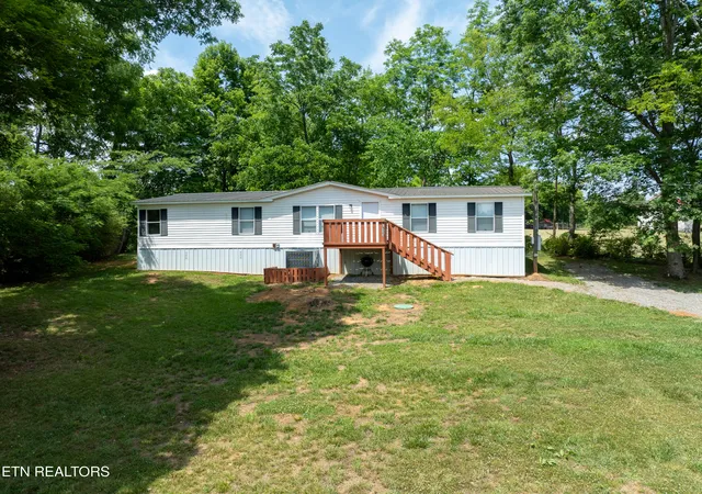 Photo 3 of Sale Pending at 4533 Wildwood Rd, Maryville, TN 37804 | MLS# 1341823 | Listing updated on 2026-09-08